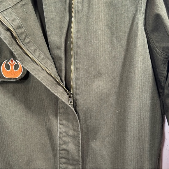 Disney Star Wars Galaxy Edge Resistance Logo
Olive Green Zip Up Rebels Jacket - Picture 9 of 10